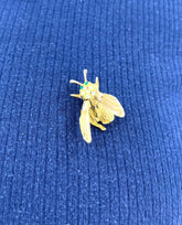 Beautiful Crystal, Green and Gold Bumble Bee Brooch. Great Detail! NEW! - RealThreads